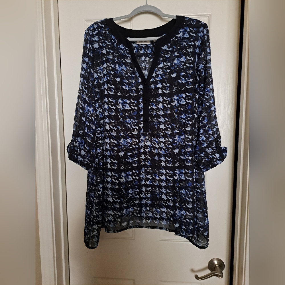 Avenue Black and Blue Floral Tunic